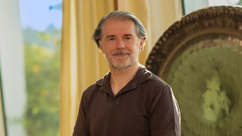 Alexander Renner, Gong-Trainer bei den Gong-Welten im Klang-Gewölbe Delitzsch