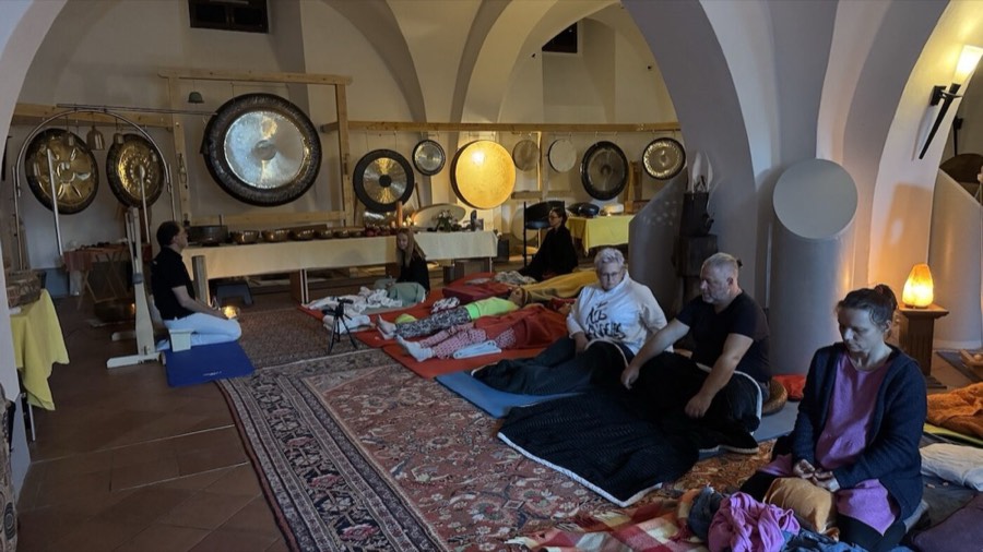 Gong-Welten im Klang-Gewölbe Schloss Delitzsch