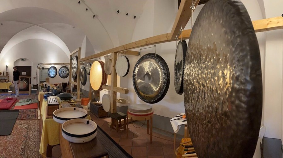 Gong-Welten im Klang-Gewölbe Schloss Delitzsch