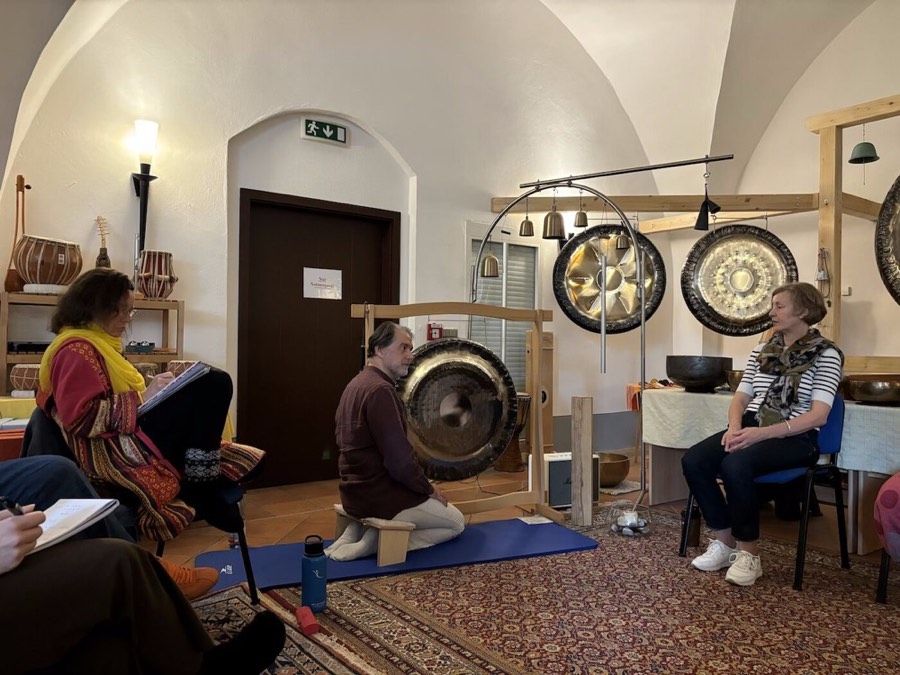 Gong-Welten im Klang-Gewölbe Schloss Delitzsch