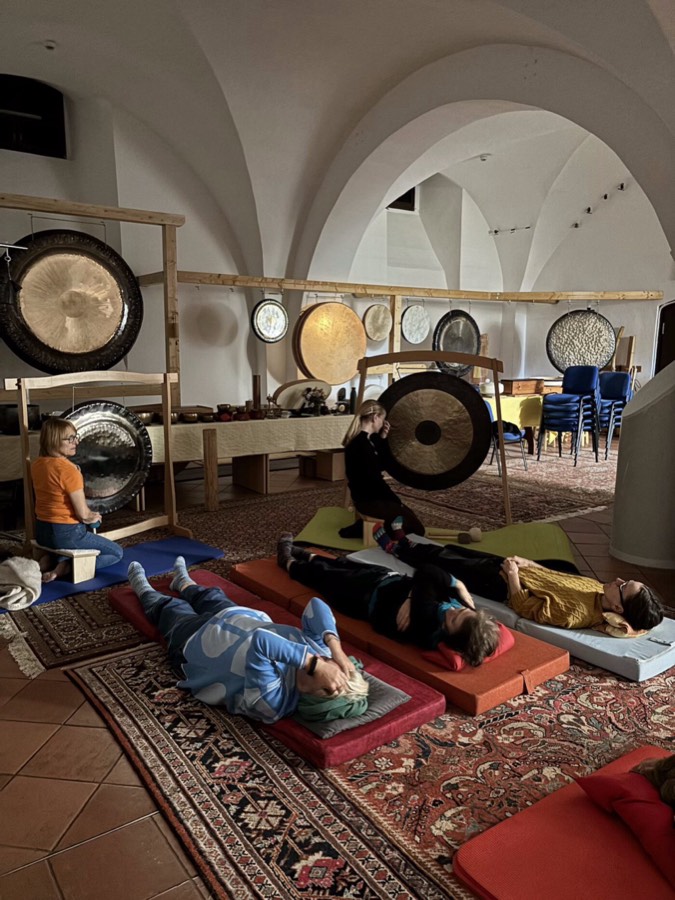 Gong-Welten im Klang-Gewölbe Schloss Delitzsch