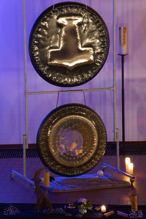 Gong-Konzert in der Kirche Büdelsdorf