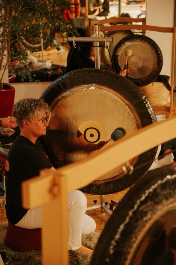 Sacred Gongs, Multi Gong Meditation im Idogo-Haus Stuttgart