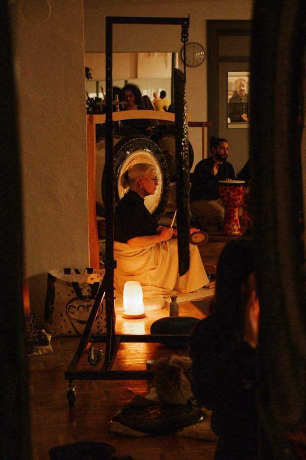 Sacred Gongs, Multi Gong Meditation im Idogo-Haus Stuttgart