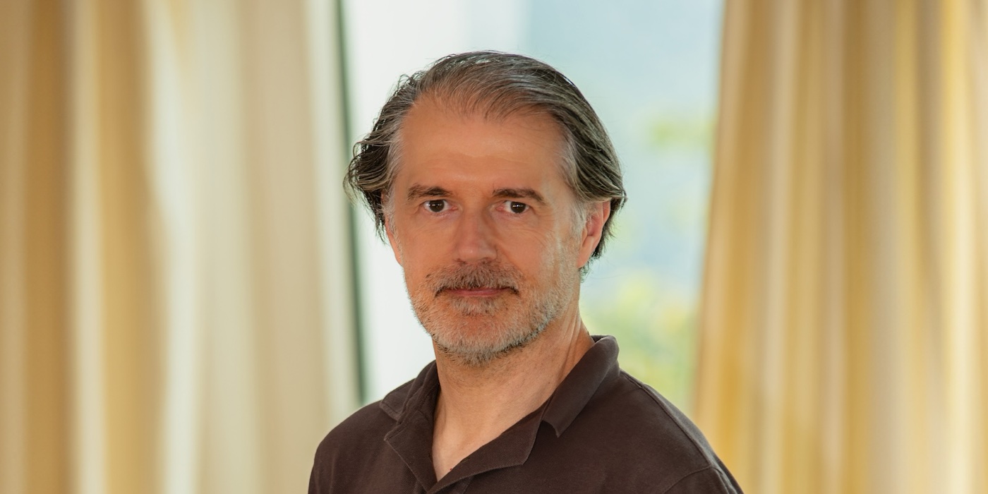 Alexander Renner, Gongspieler und Trainer für Meditation und mentale Balance